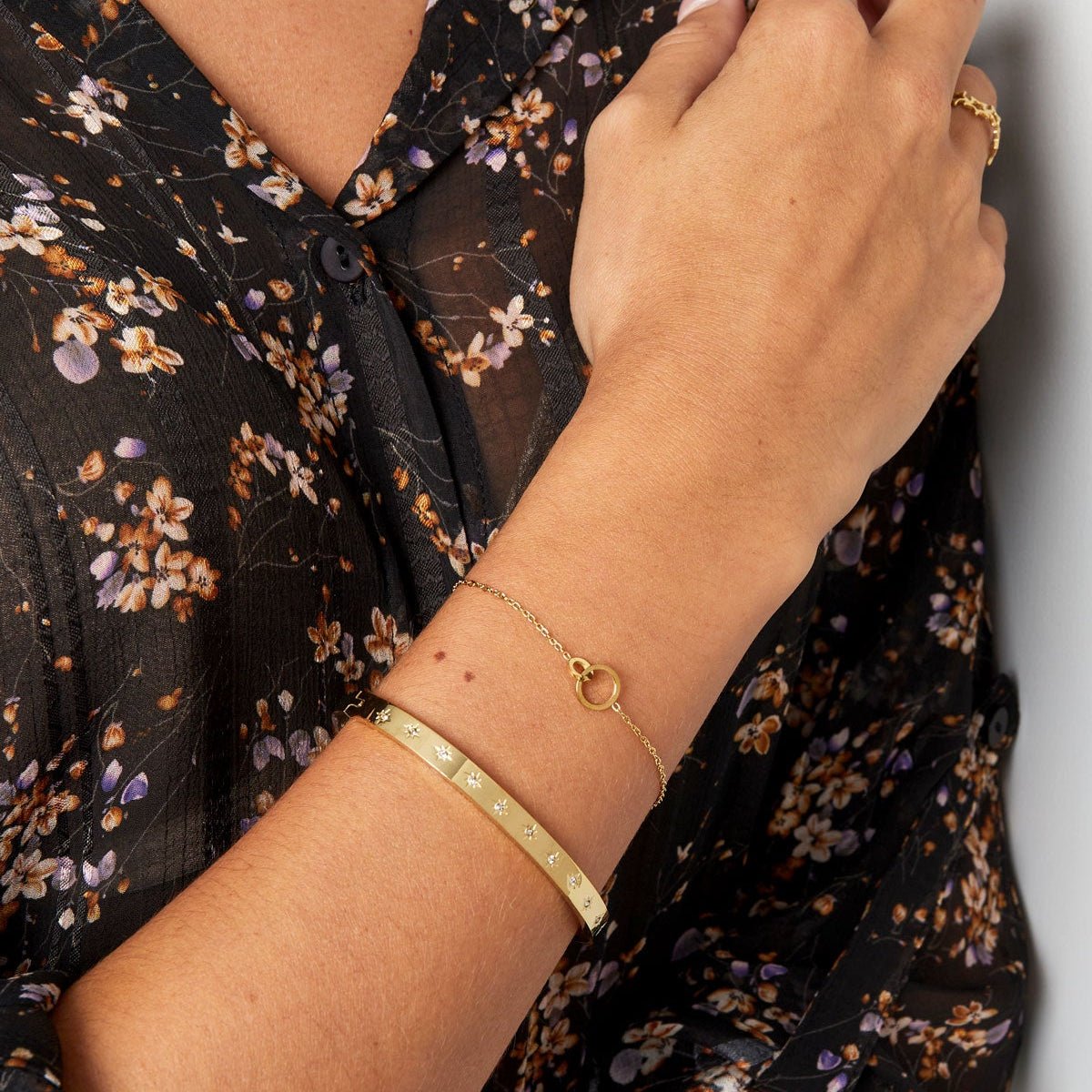 Armband mit zwei verbundenen Kreisen - afHandmade