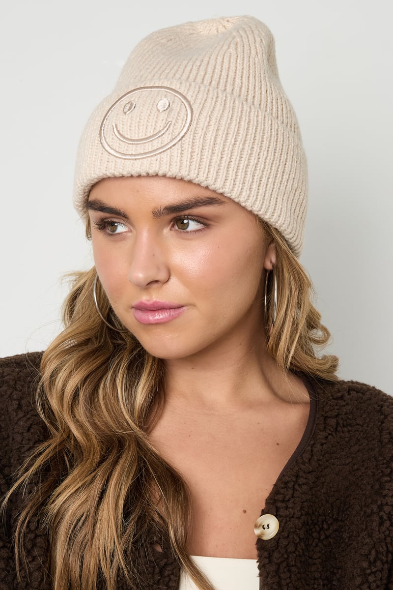 Mütze für Damen mit lächelndem Gesicht bestickt - afHandmade