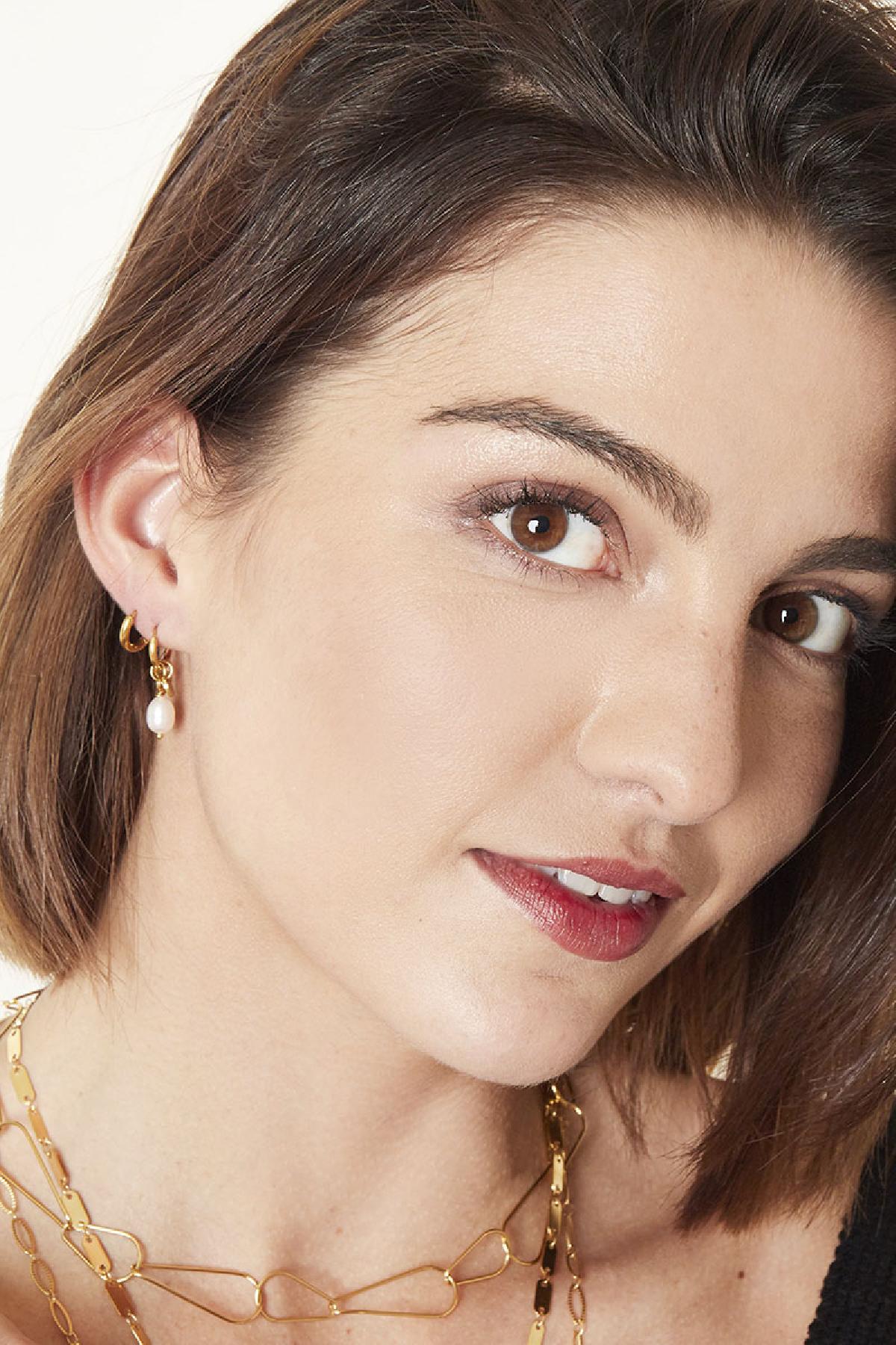 PERLA – Schlichte kleine Creolen mit dekorativer Perle - afHandmade