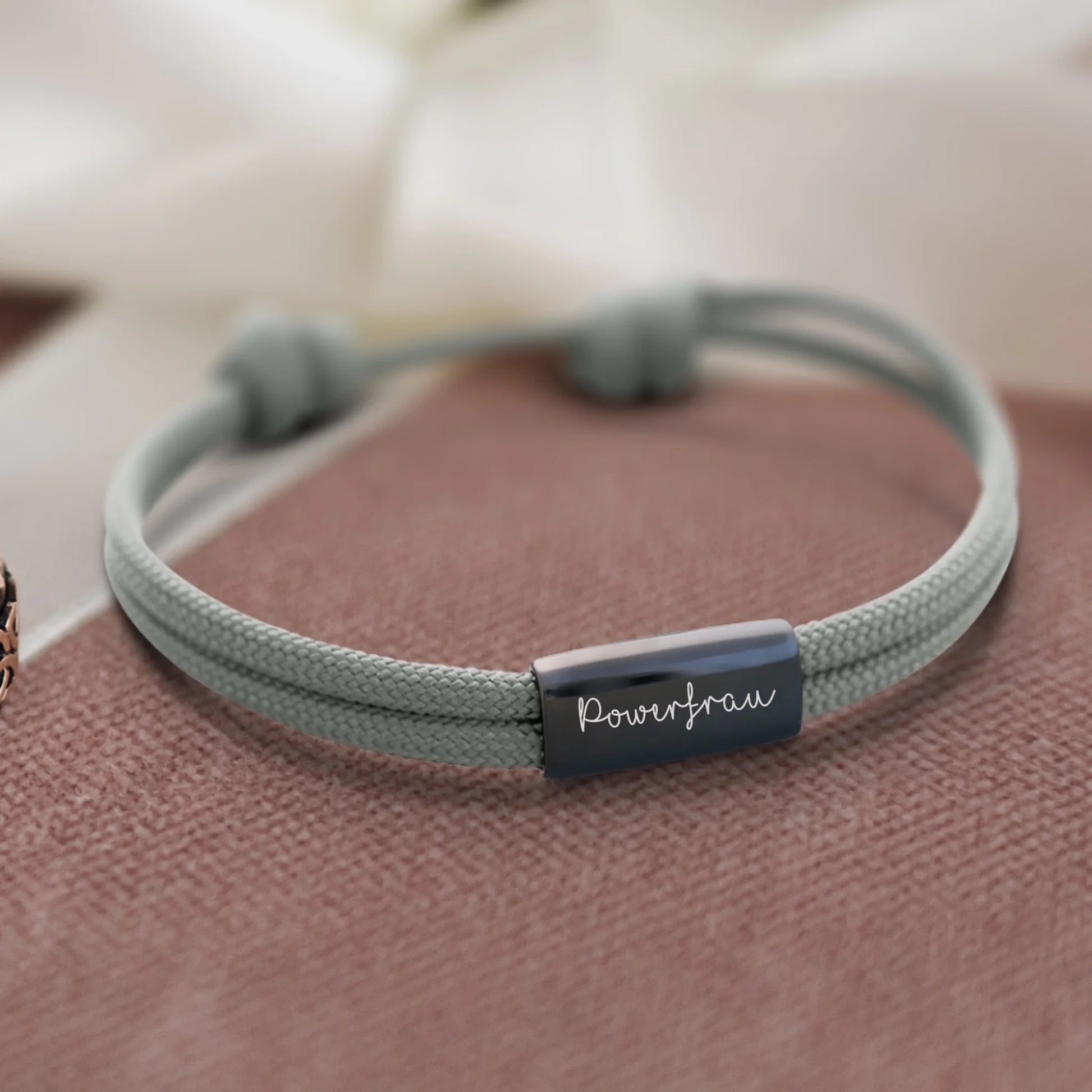 Individuelles Armband mit Gravur, ideales Geschenk für die Liebsten