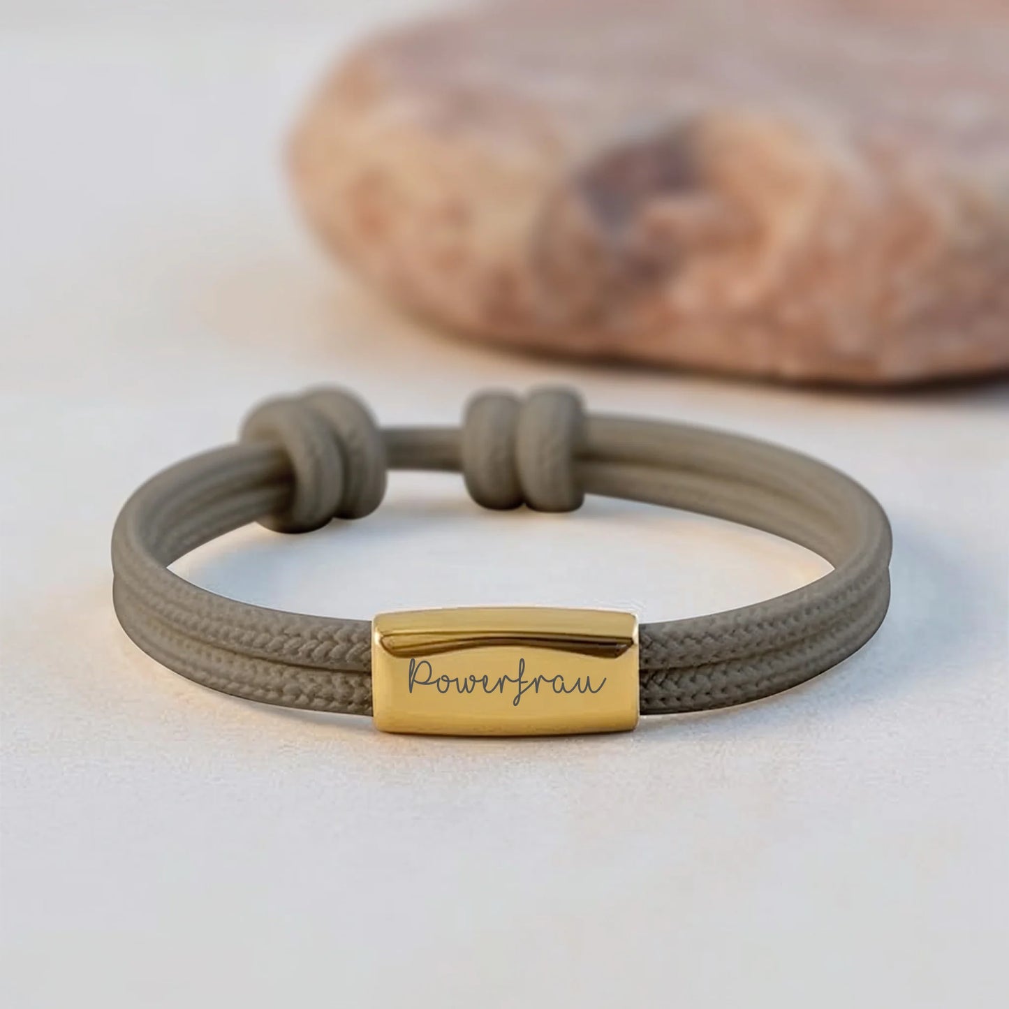 Segeltauarmband für Damen – modernes Accessoire mit Wunschgravur