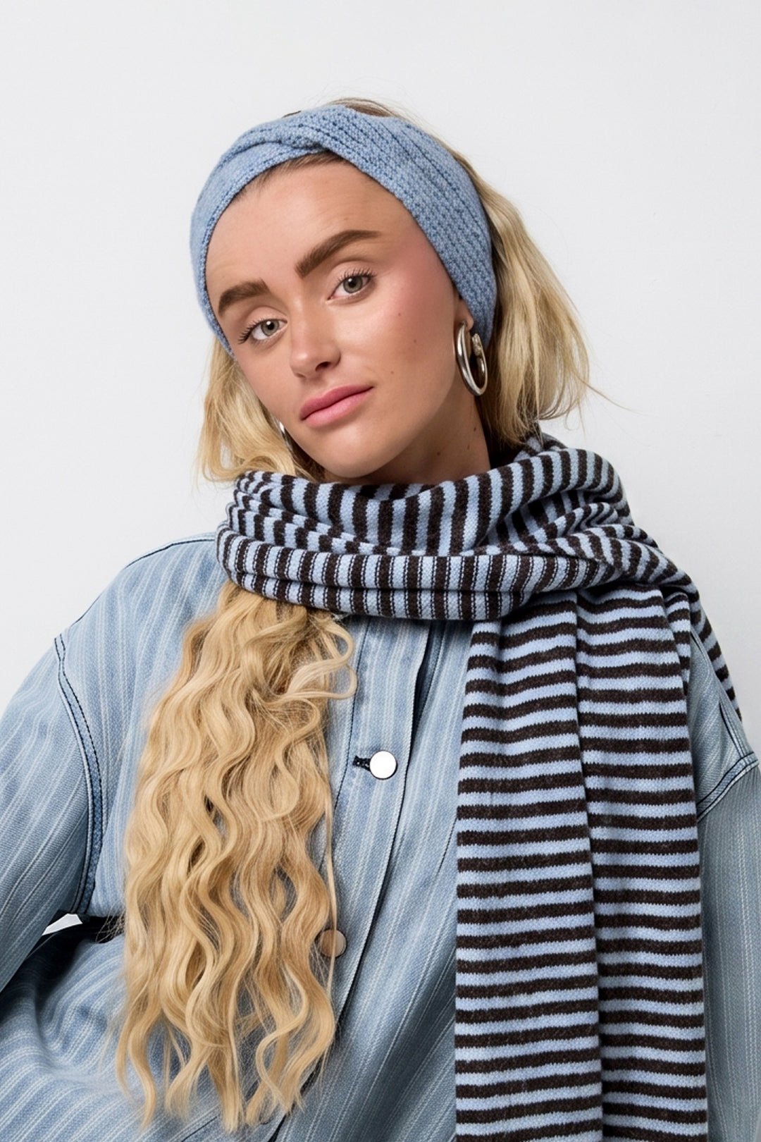 Damen-Stirnband mit Twist – Warmes Strick-Stirnband in Blau & Beige - afHandmade
