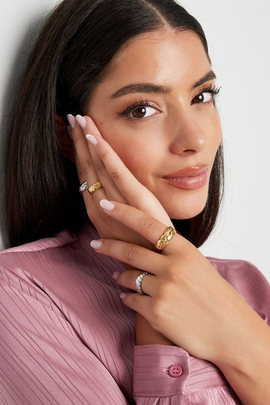 Verstellbarer Edelstahl Ring mit Streifen Design – Moderner Statement Ring Damen - afHandmade